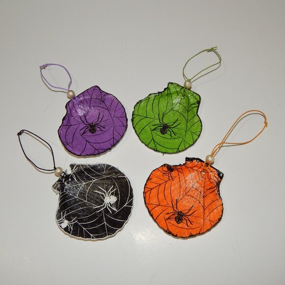 4 Halloween Spider Web Scallop Shell Decoupage Ornaments - PERSONALIZE!!! - Picture 1 of 6